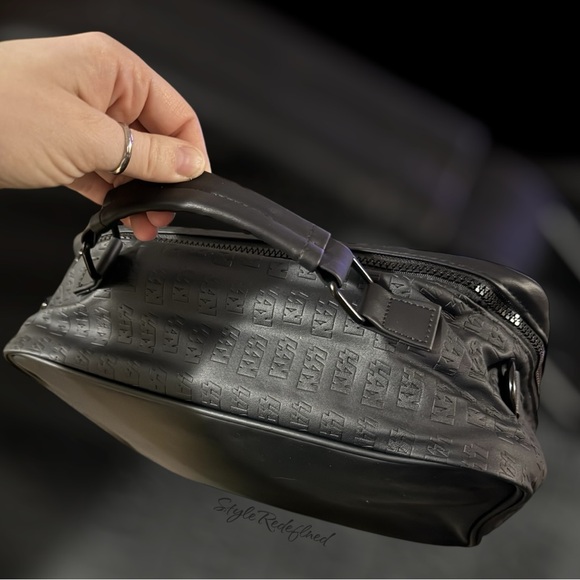 NWT KISS x Glamite Lenticular Motion Makeup Bag - Picture 7 of 9